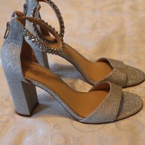 Jewel Badgley Mischka Louise Block Heel Sandal Silver Glitter Rhinestone Size 9